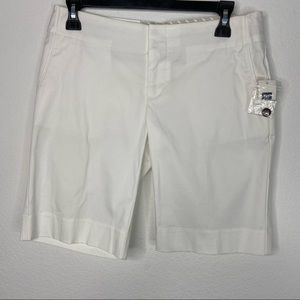 Gap White Bermuda Hip Slung Fit Shorts Size 1 NWT